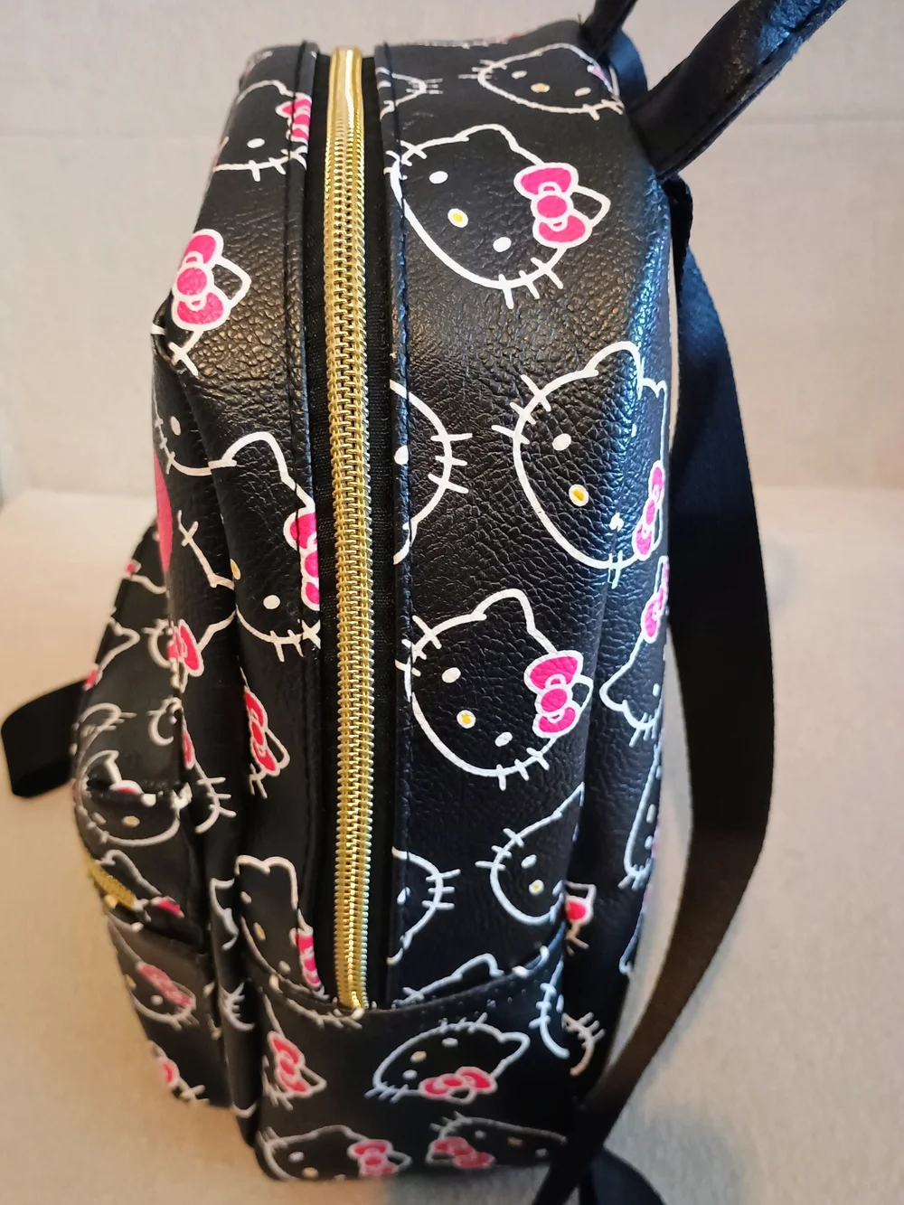 Hello Kitty Mini Backpack Faux Leather Zip Front Pocket 2023 AL049